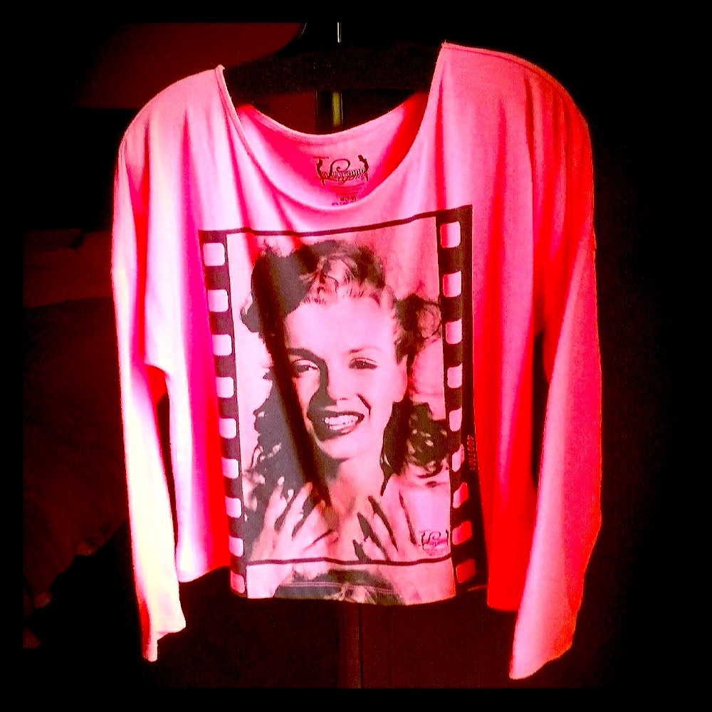 NWT Hollywood Legends Cotton Top. M - Picture 3 of 6